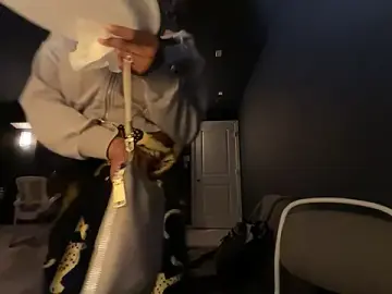 Stripchat Sex Cam of wynterheat