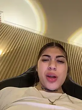 Stripchat Free Porn Cam of Sarasanders_4