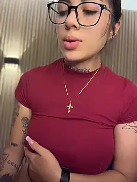 Stripchat Sex Cam of Sarasanders_4