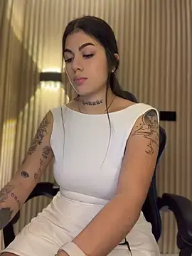 Stripchat Free Porn Cam of Sarasanders_4