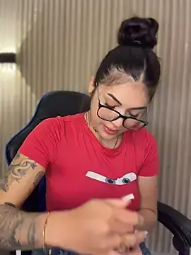 Stripchat Free Porn Cam of Sarasanders_4