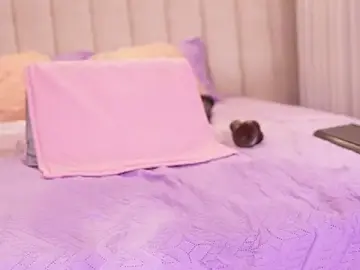 Stripchat Adult Webcams of emyli_sw_