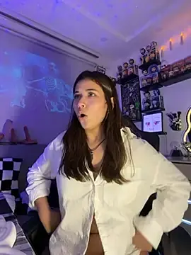 Stripchat Nude Webcam of crystal_bunny7