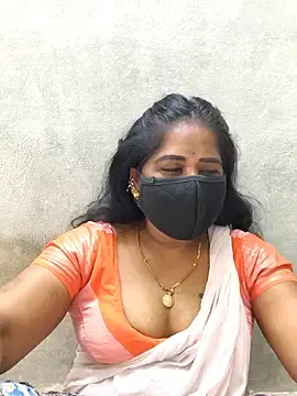 Stripchat Adult Webcam of MaaliiiPonuTamil