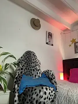 Stripchat Free Live Porn of lonely_shewolf