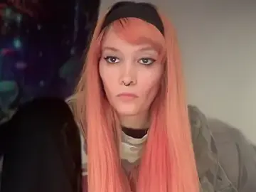 Stripchat Live Sex Cam of FRRANNKIE