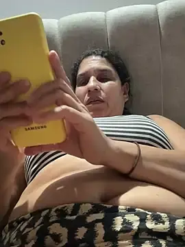 Stripchat Live Sex Cam of siri_duque