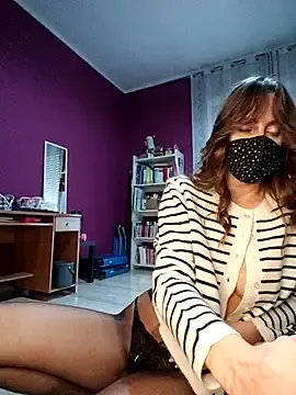 Stripchat Live Porn of Akemi_rossi