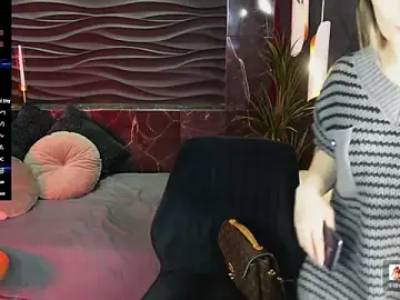 Stripchat Free Porn Cam of KylieMellow