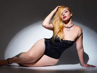 Xlovecam Best Webcam of RoxannEmilss