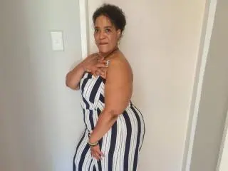 Xlovecam Free Live Porn of CaramelHugeAss