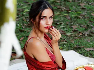 Xlovecam Live Sex Cam of AmelieLautrec
