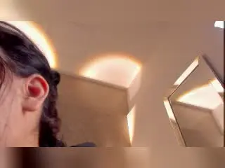 Xlovecam Live Sex Cam of LunaBellaHotty