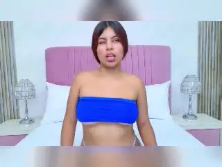 Xlovecam Free Porn Cam of AlyssaGreen