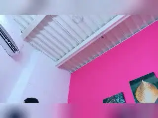 Xlovecam Adult Webcams of HottieEmily