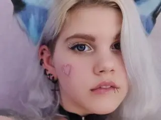 Xlovecam Live Sex Cam of JoannLowe