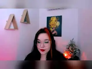 Xlovecam Best Webcam of FollowingHappiness