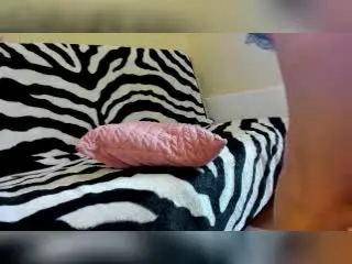 Xlovecam Free Porn Cam of MelitaKiehn