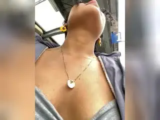 Xlovecam Live Sex Cam of SophieSonyas