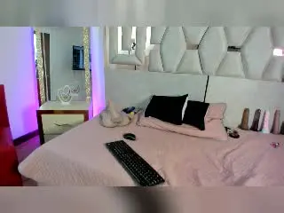 Xlovecam Private Sex Chat of KloeNaugthy