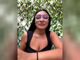 Xlovecam Live Sex Cam of AmelineRousseau