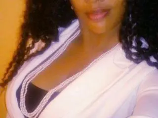 Xlovecam Sex Chat of LaFleurDeLaNuit