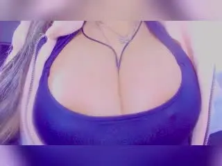 Xlovecam Live Sex Cam of MissGilliSquirty