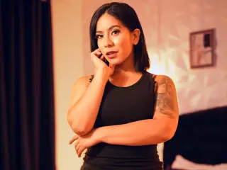 Xlovecam Live Porn of IvonnyJackson