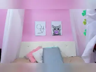 Xlovecam Live Sex of SophieJones69