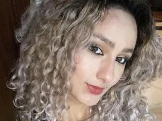 Xlovecam Live Porn of FloraSaenz