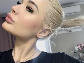 Xlovecam Watch Live Sex Cams of SweetNosha