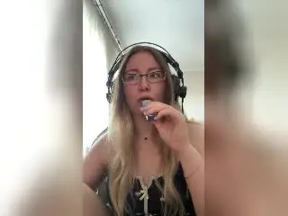 Xlovecam Sex Chat of Meeranda