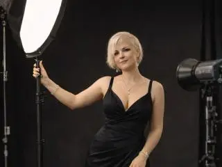 Xlovecam Sex Chat of CrystalVibe