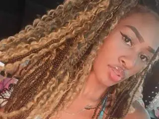 Xlovecam Free Porn Cam of MissNahomi