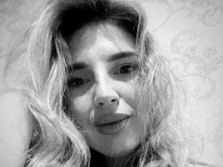 Xlovecam Watch Live Sex Cams of CharlineGusty