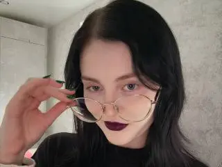 Xlovecam Free Porn Cam of MakedaRiedell