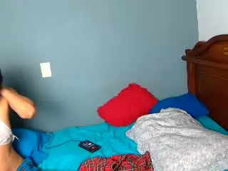 Xlovecam Nude Webcam of StrawberryAndJennifer