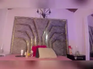 Xlovecam Sex Chat of HanahCooper
