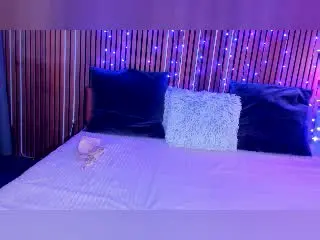 Xlovecam Free Live Porn of SashaSkyX