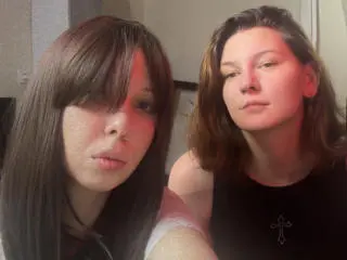 Xlovecam Free Live Porn of SophieAndWhtney