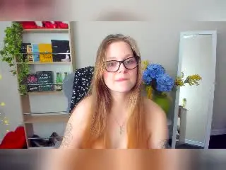 Xlovecam Adult Webcams of KarKutie