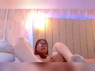 Xlovecam Free Porn Cam of ZoeRedds