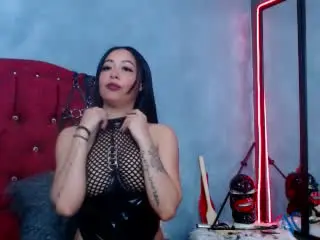Xlovecam Live Porn of MikeshaRocci