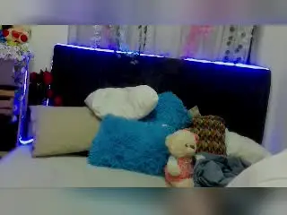 Xlovecam Live Porn of EmiSchwarz