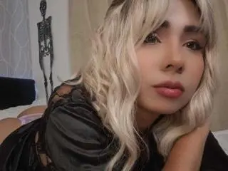 Xlovecam Free Porn Cam of EmilyValk