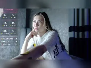 Xlovecam Free Live Porn of GwenOnline