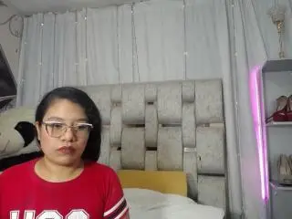 Xlovecam Free Live Porn of KeyraMiller