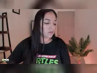 Xlovecam Free Live Porn of PrettyEllie