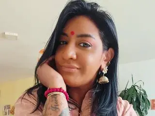 Xlovecam Sex Chat of Nahirr
