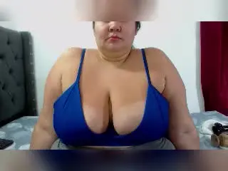 Xlovecam Live Sex Cam of VickyCarrer
